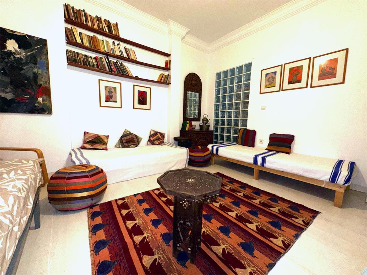 Chez Francis Full House Tangier
